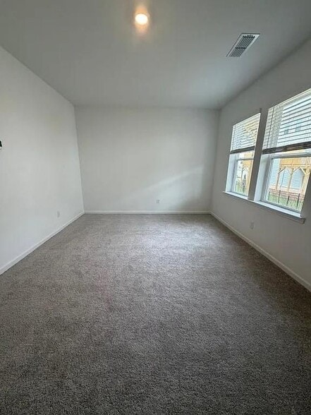 Building Photo - 6208 Kenbrook Dr