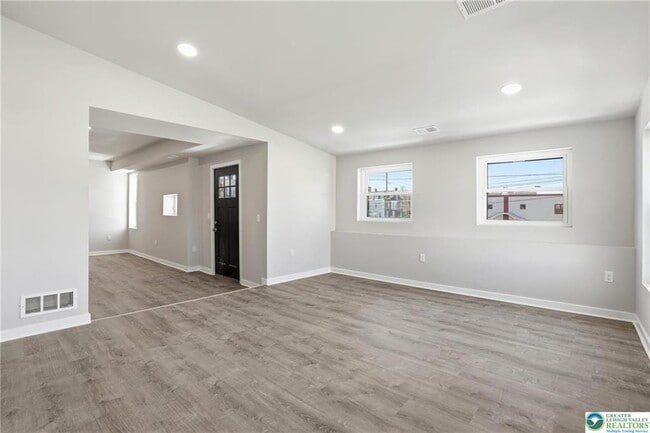 Building Photo - 1425 W Gordon St