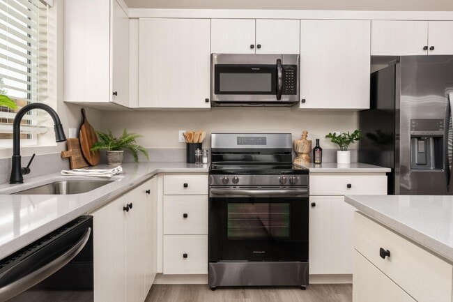 Building Photo - 2806 E Alluvial Ave