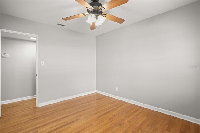 Building Photo - 524 Byron Rd