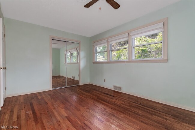 Building Photo - 8279 Westmoor Rd