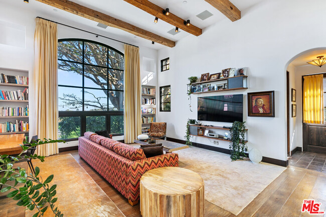 Building Photo - 6934 Grasswood Ave