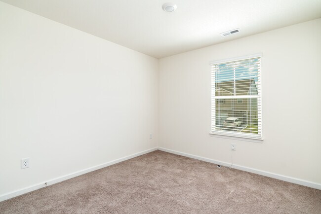 Building Photo - 3473 Tyee Xing Wy
