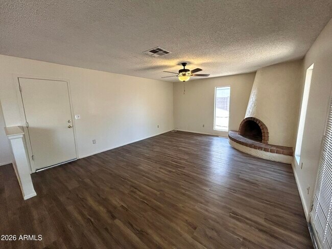 Building Photo - 3226 N Sycamore Pl