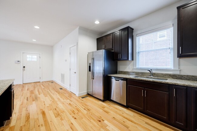 Building Photo - 408 N Robinson St