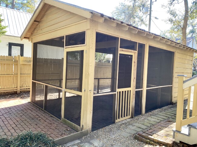 Building Photo - Furnished Old Town Bluffton Cottage