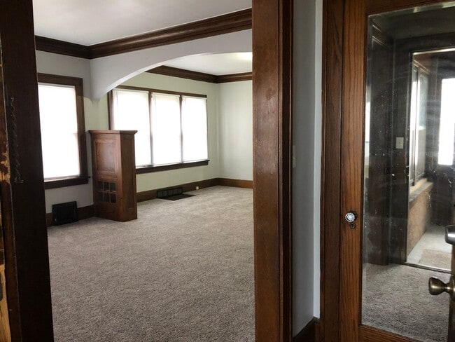 Building Photo - 3 bedroom home