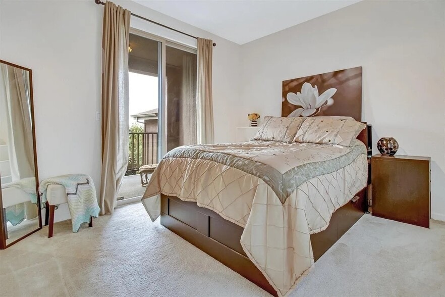 Building Photo - 6285 Rocky Point Ct