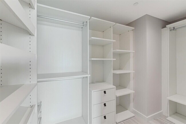 Building Photo - 3131 NE 7th Ave