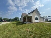 Building Photo - 308 S Range St