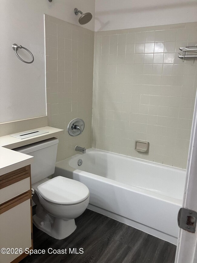 Building Photo - 7667 N Wickham Rd