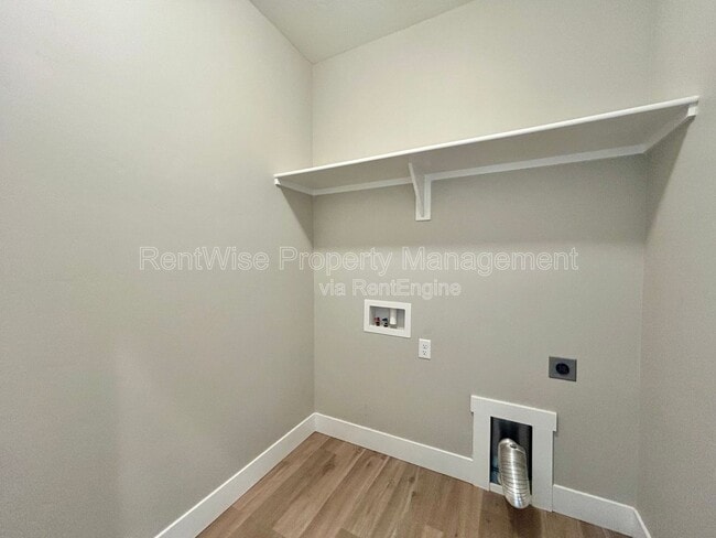 Building Photo - 2090 N Banjo Ct