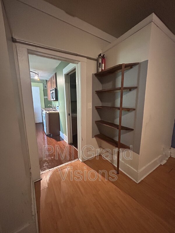 Building Photo - 321 A St