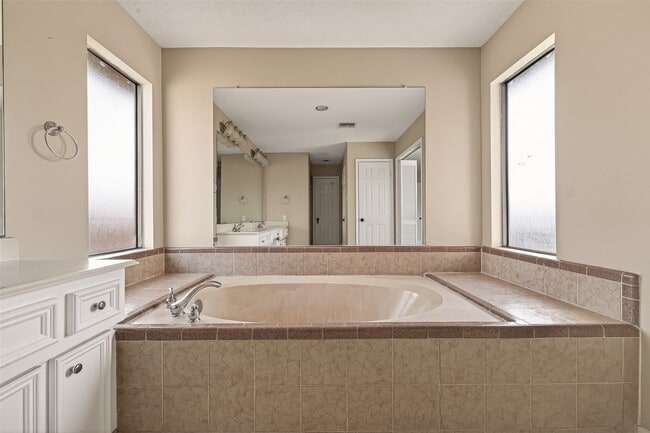 Building Photo - 14703 Stanbridge Dr