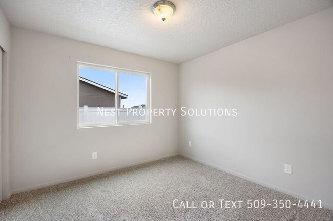 Building Photo - 935 E Mt. Adams St