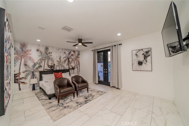 Building Photo - 2932 N Sunrise Way