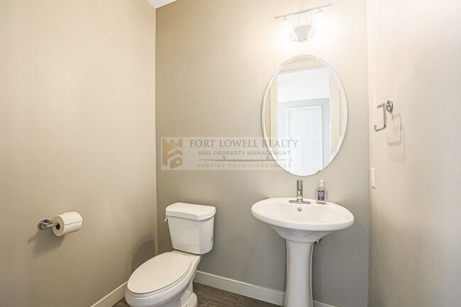 Building Photo - Amazing Rental in Lower Arcadia available ...