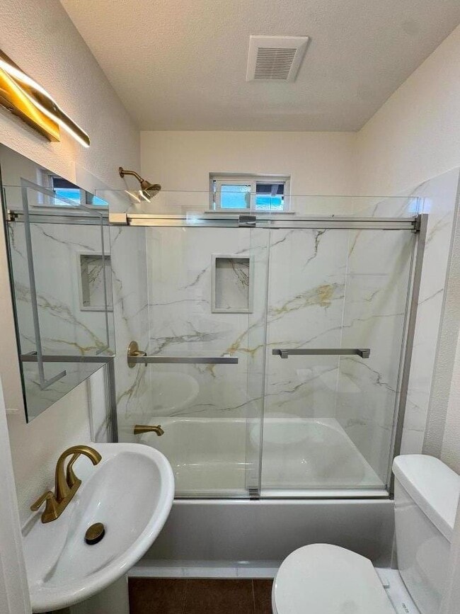 Building Photo - 961 S 7th St