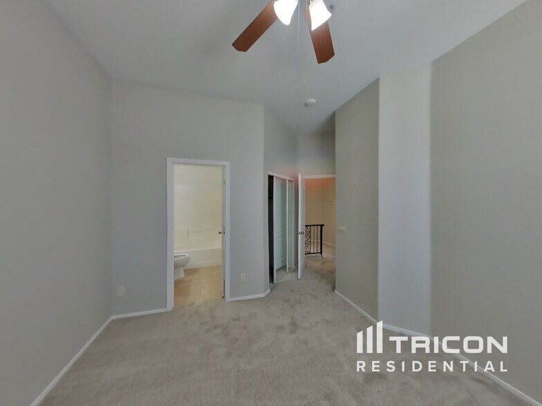 Building Photo - 7528 N 19th Ave