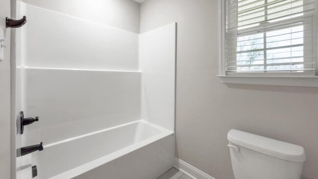 Building Photo - 1522 Woodard St