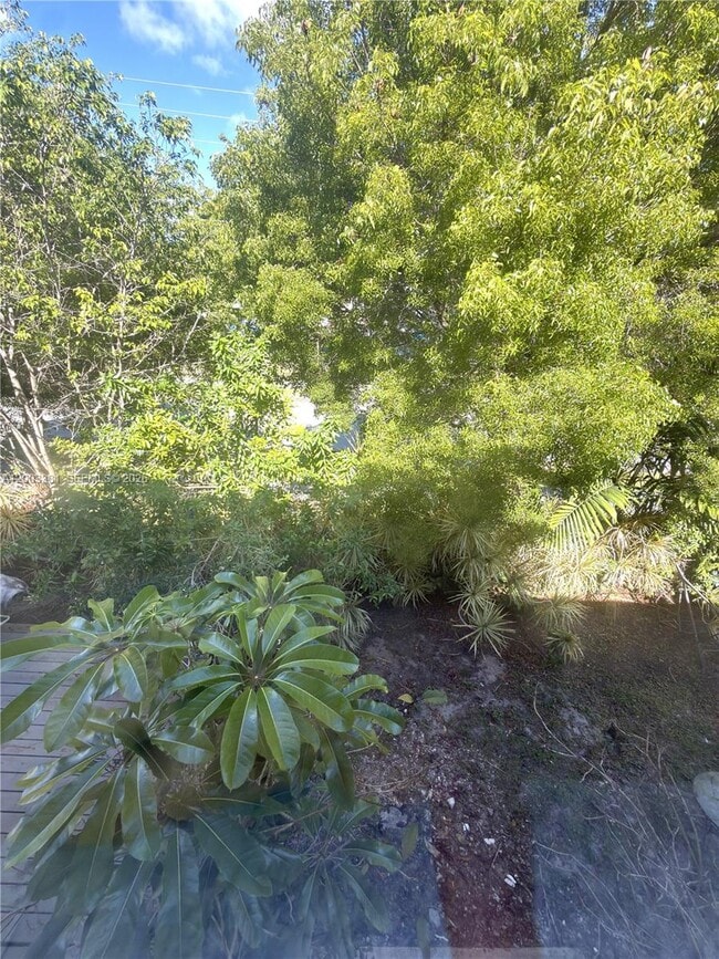 Building Photo - 14020 NE 3rd Ct