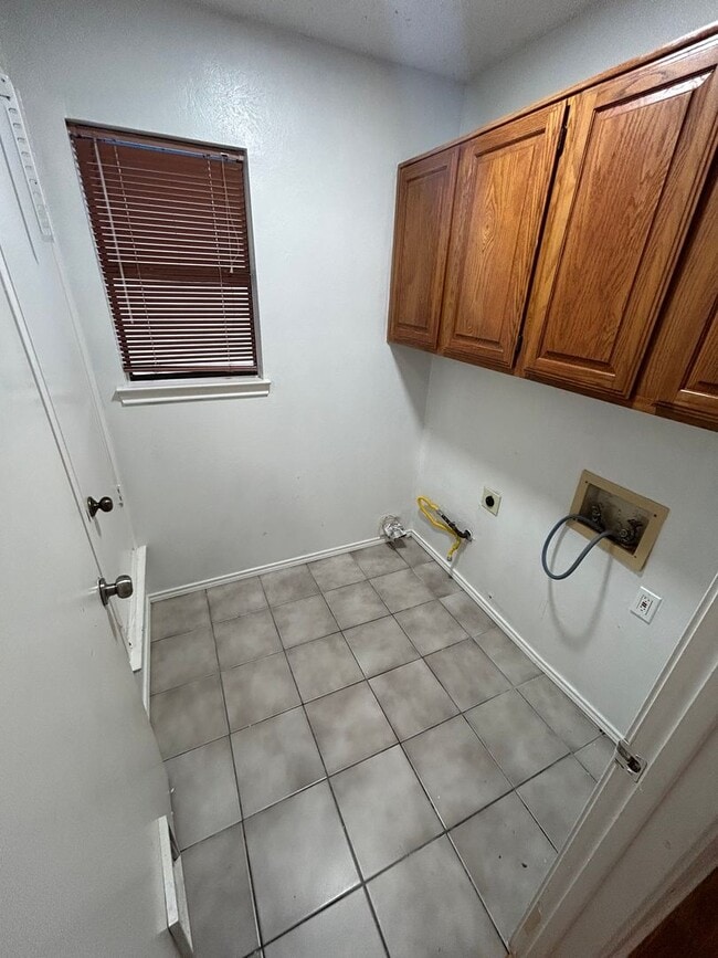 Building Photo - 3702 Bond St