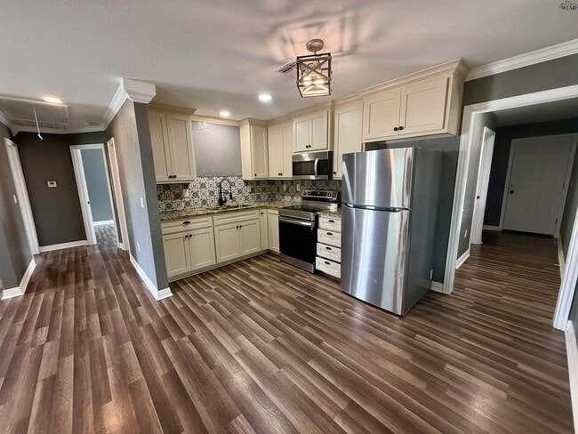 Building Photo - 1603 Oceola Ave