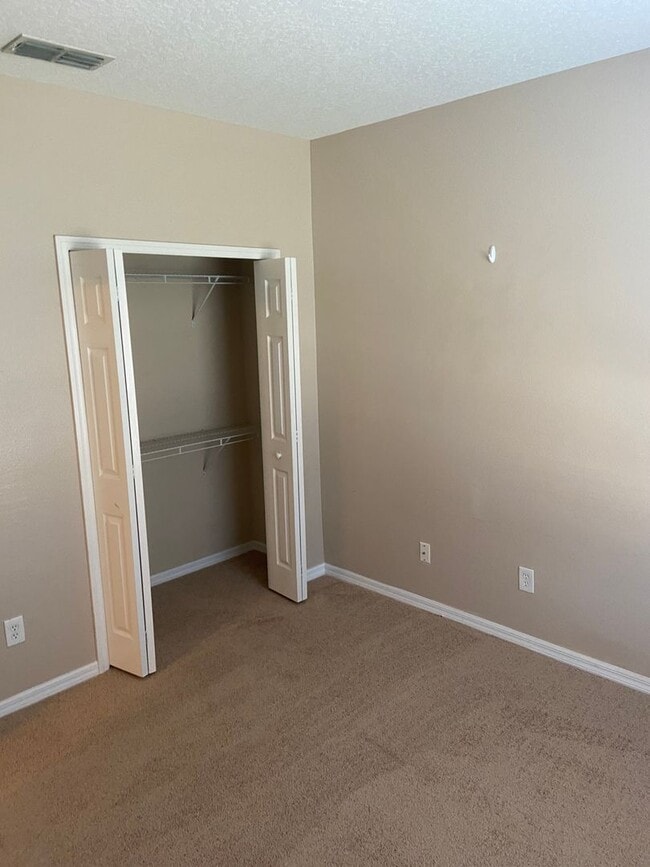 Building Photo - 628 Madina Cir
