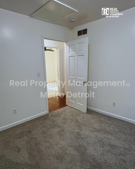 Building Photo - 433 Navahoe St