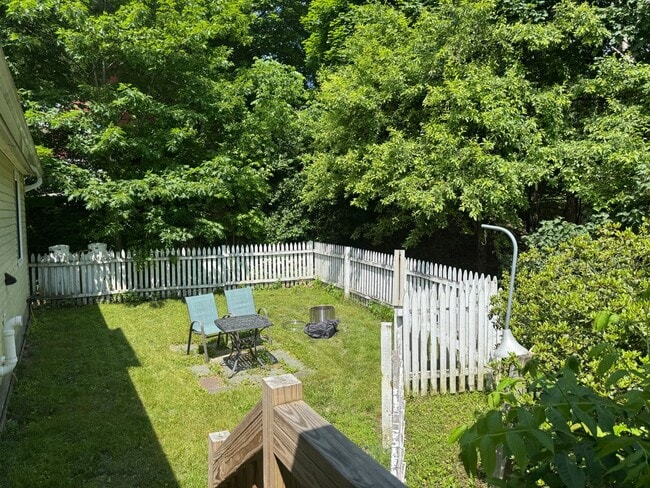 Building Photo - Furnished 3 bedroom home in Lebanon