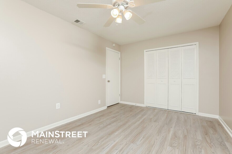 Building Photo - 605 Applewood Ave