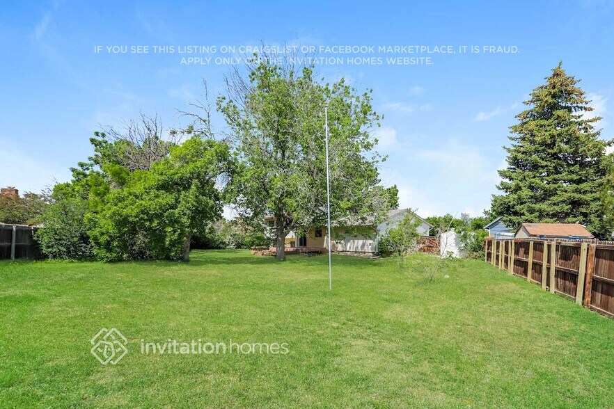 Building Photo - 17768 E Montana Pl