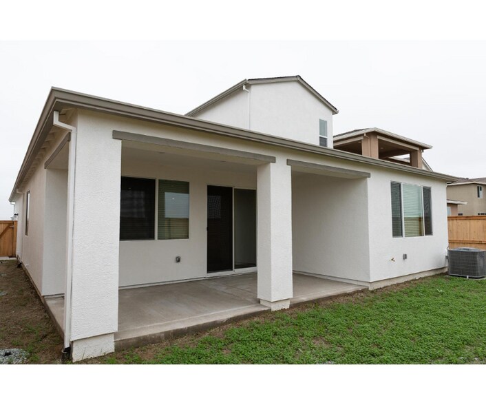 Building Photo - 5348 Liberty Ship Wy