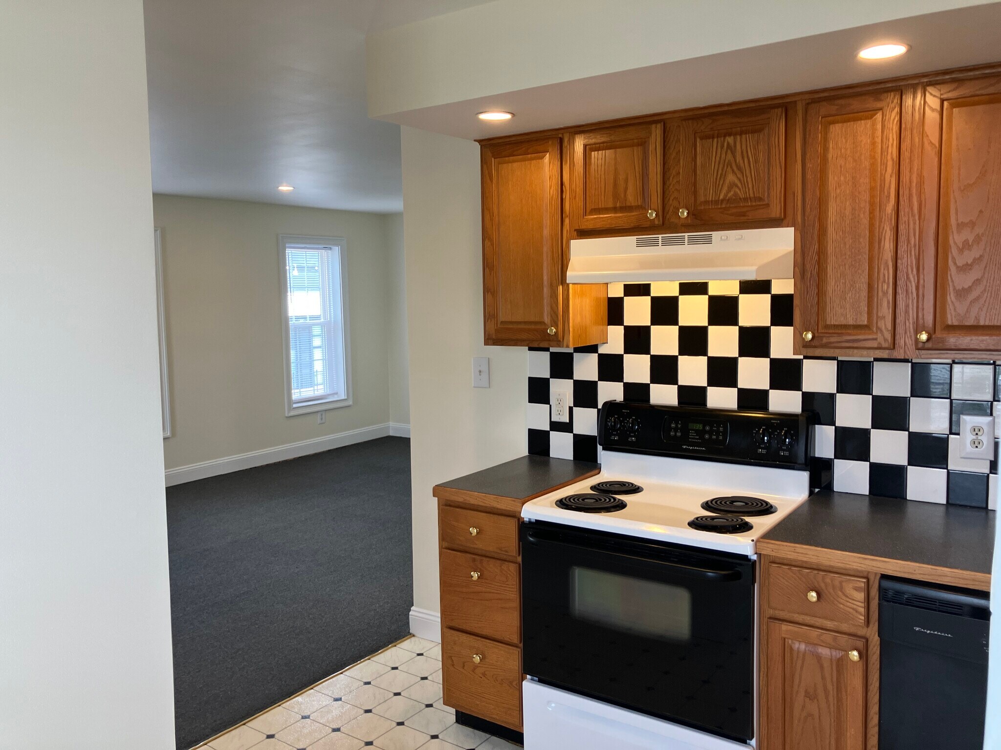 Building Photo - 509 Pine St