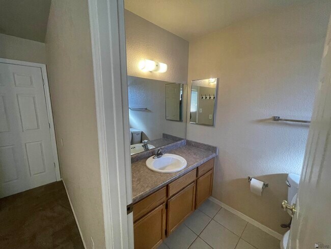 Building Photo - 11387 E 26th St