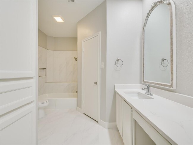Building Photo - 8402 Cima Oak Ln