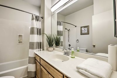 Building Photo - 218 Cerro Dr