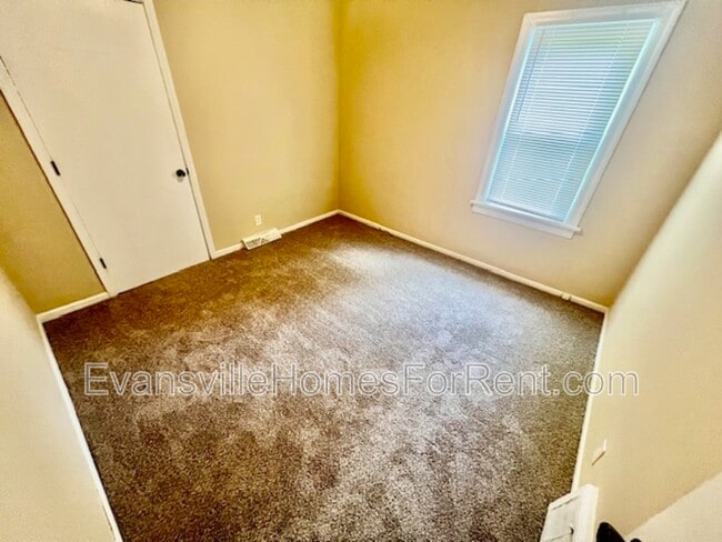 Building Photo - 6501 Uebelhack Rd