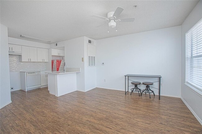 Building Photo - 2206 Antigua Pl
