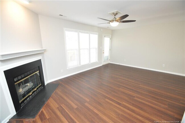 Building Photo - 402 Knightsborough Way
