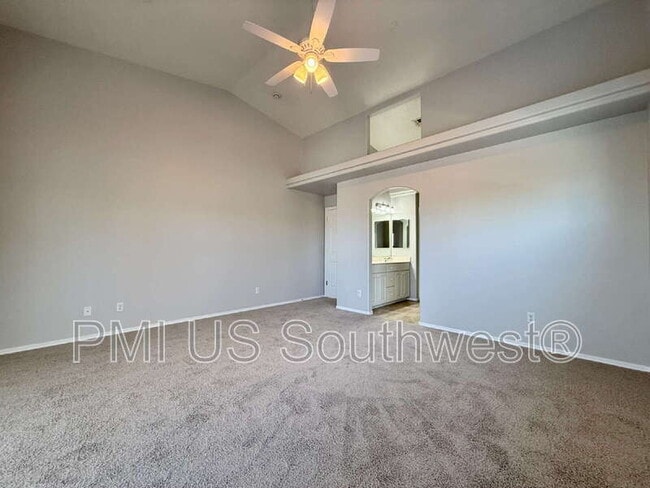 Building Photo - 2917 Desert Vista Dr