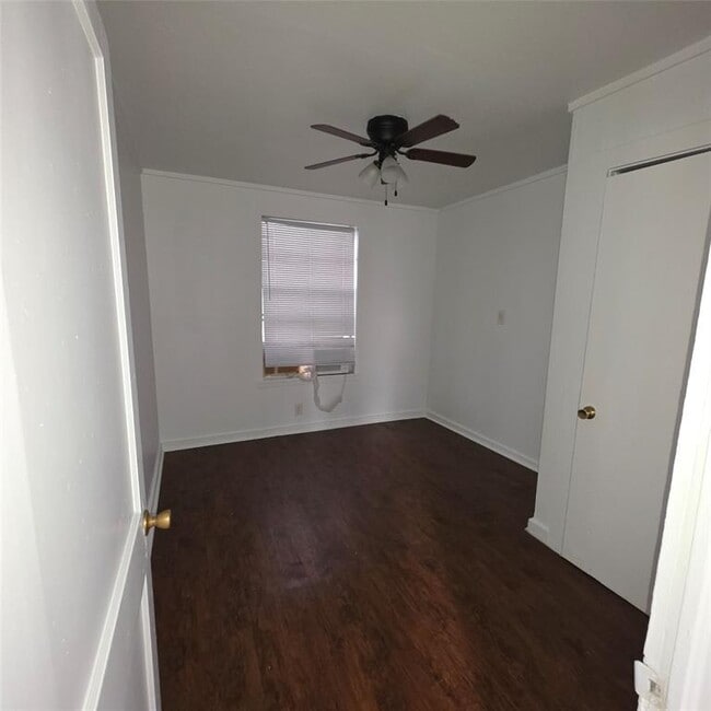 Building Photo - 100 N 1st St