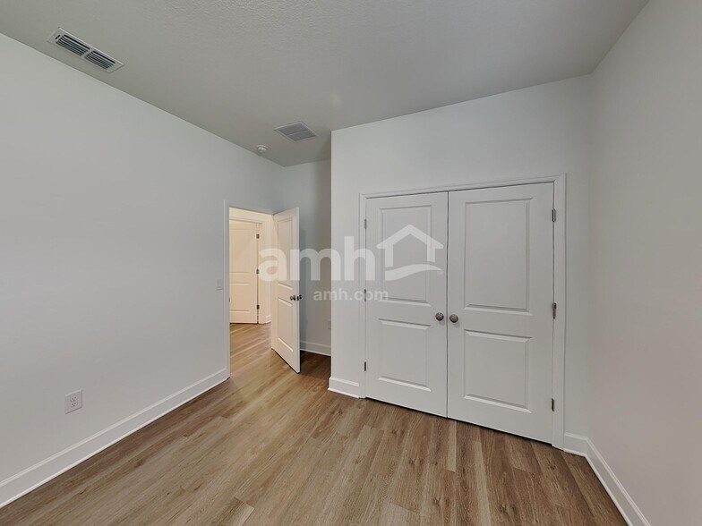 Building Photo - 16430 Cheyanne Ct