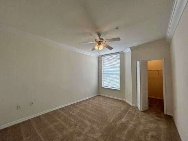 Building Photo - Spacious 2BR/2BA Visconti Condo with Washe...