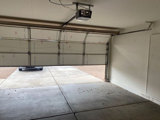 Building Photo - $2,350 3 Bedroom Gilbert 85296 Home For Le...