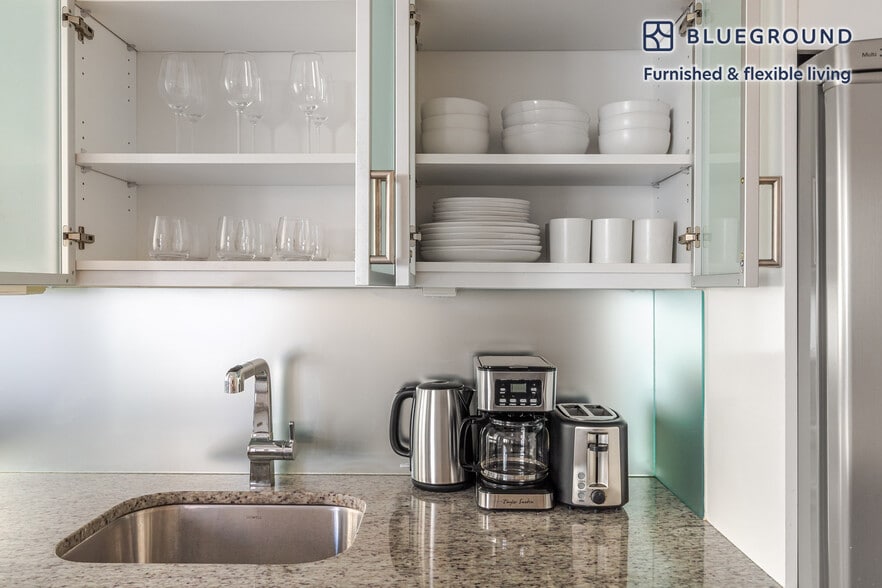 Building Photo - 30 Park Ave