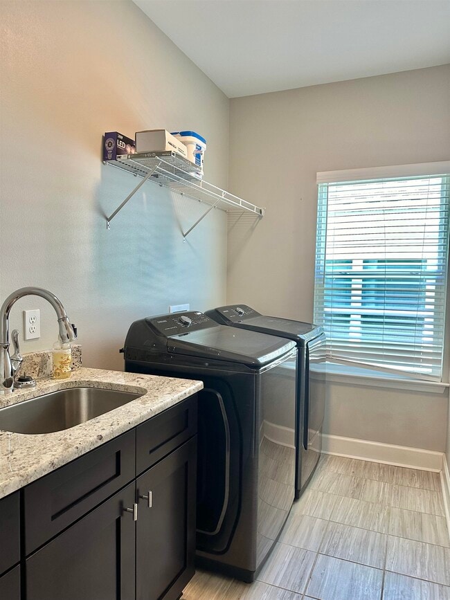 Building Photo - 5173 Lexington Crk Dr