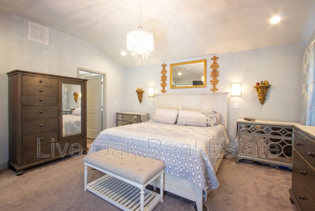 Building Photo - 501 Delaware Ave