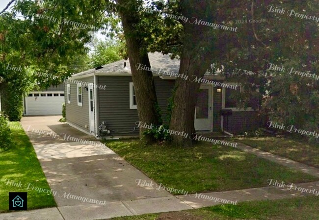 Primary Photo - 7825 Pine St