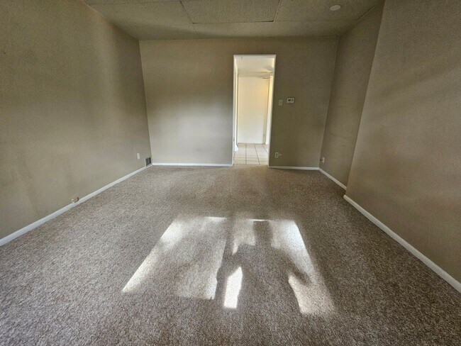 Building Photo - Highlands Adorable 1 Bedroom Apartment in ...